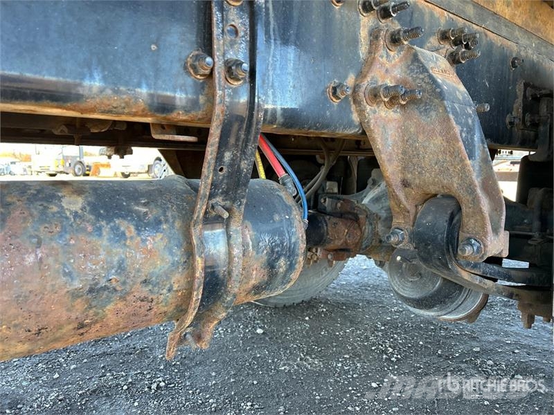 Freightliner M2 106 4x2 Van Truck Фургони