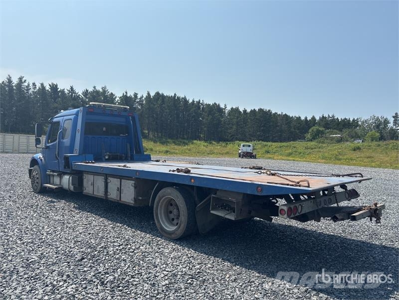 Freightliner M2 106 4x2 Extended Cab Rollback Truck Hinausautot