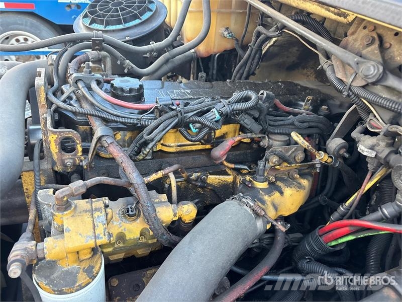 Freightliner M2 106 4x2 Van Truck Sunkvežimiai su dengtu kėbulu