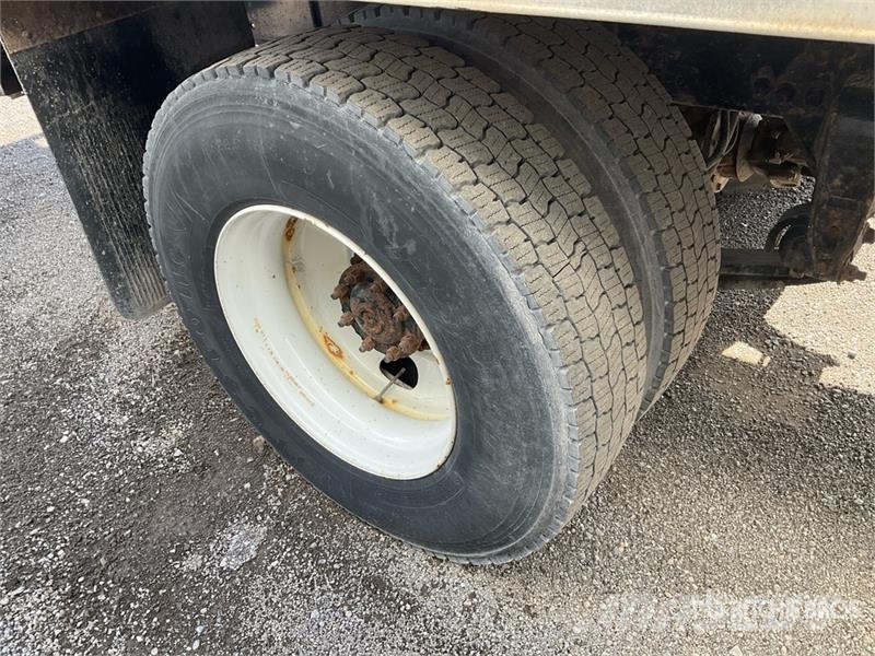 Freightliner M2 106 4x2 Van Truck Furgoonautod