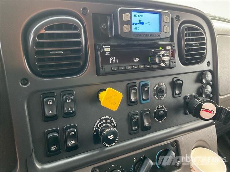 Freightliner M2 106 4x2 Van Truck Sanduk kamioni