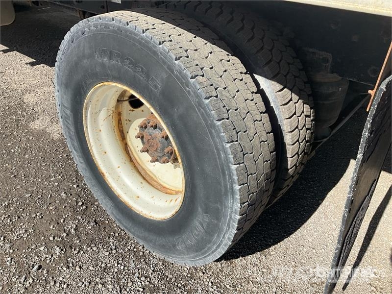 Freightliner M2 106 4x2 Van Truck Furgoonautod