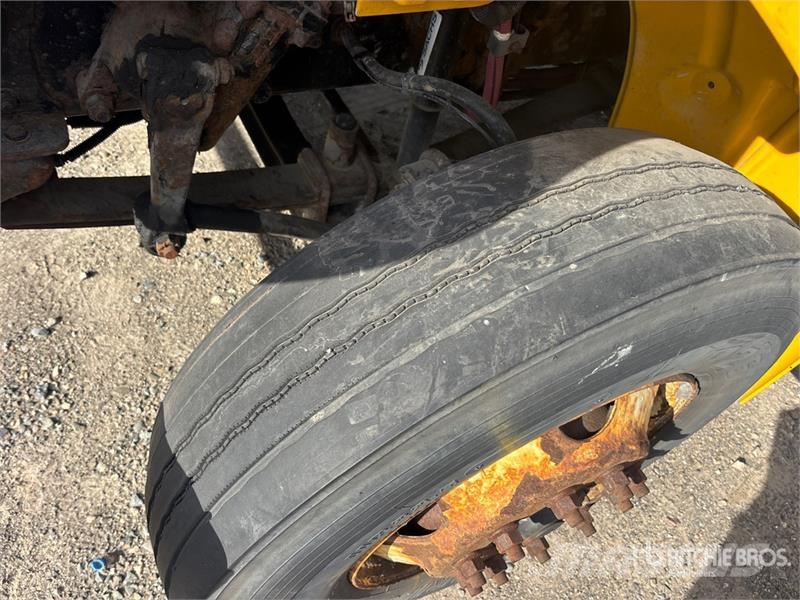 Freightliner M2 106 4x2 Van Truck Furgoonautod