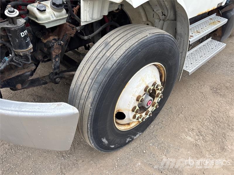 Freightliner M2 106 4x2 Van Truck Box trucks