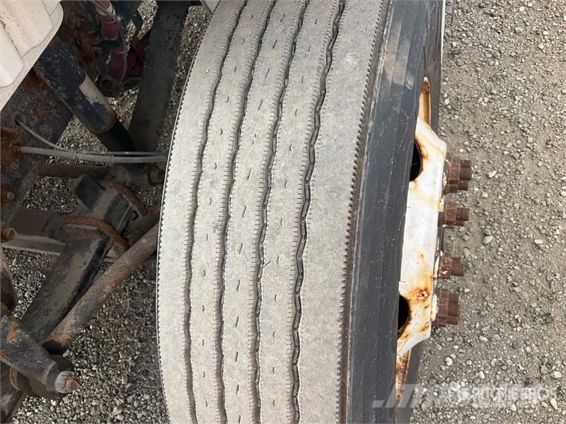 Freightliner M2 106 4x2 Van Truck Sanduk kamioni