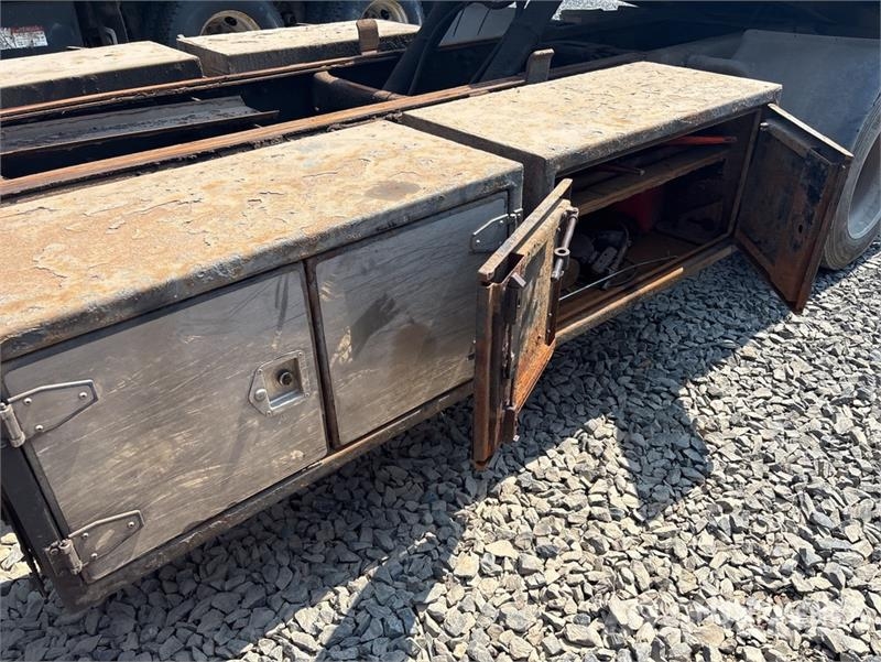 Freightliner M2 106 4x2 Extended Cab Rollback Truck Hinausautot
