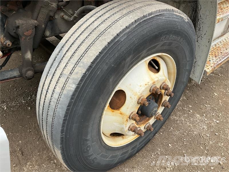 Freightliner M2 106 4x2 Van Truck Bakwagens met gesloten opbouw