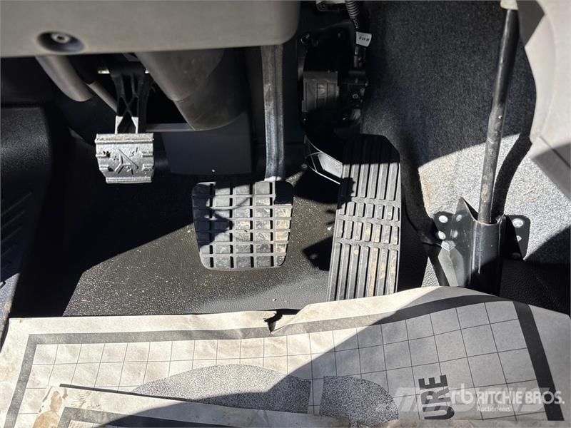 Freightliner M2 106 4x2 Van Truck Umpikorikuorma-autot