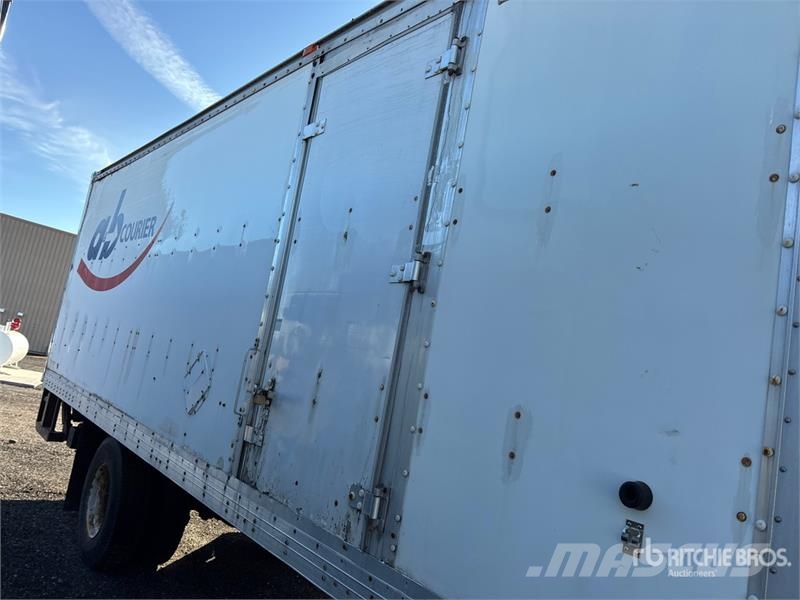 Freightliner M2 106 4x2 Van Truck Sunkvežimiai su dengtu kėbulu
