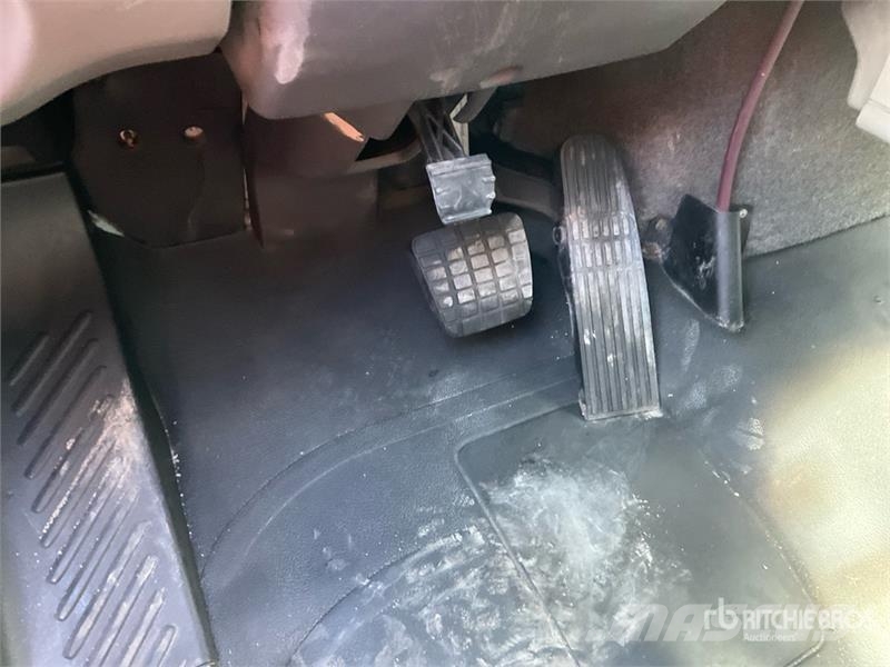 Freightliner M2 106 4x2 Van Truck Furgoonautod