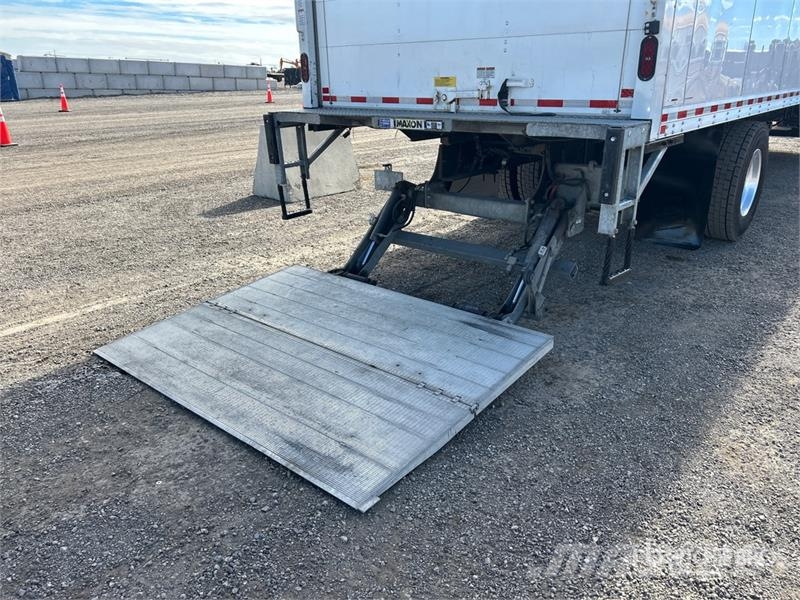 Freightliner M2 106 4x2 Van Truck Sanduk kamioni