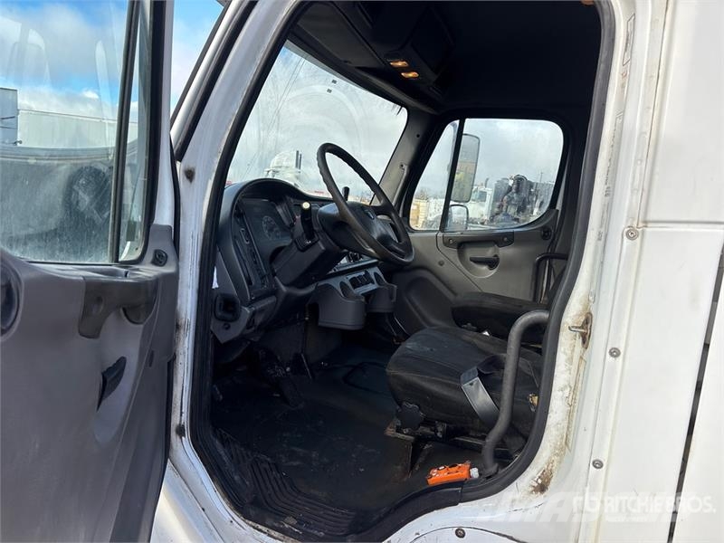 Freightliner M2 106 4x2 Crew Cab S/A Dump Truck Грузовики-Самосвалы