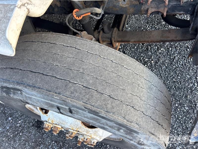 Freightliner M2 106 4x2 Van Truck Sunkvežimiai su dengtu kėbulu