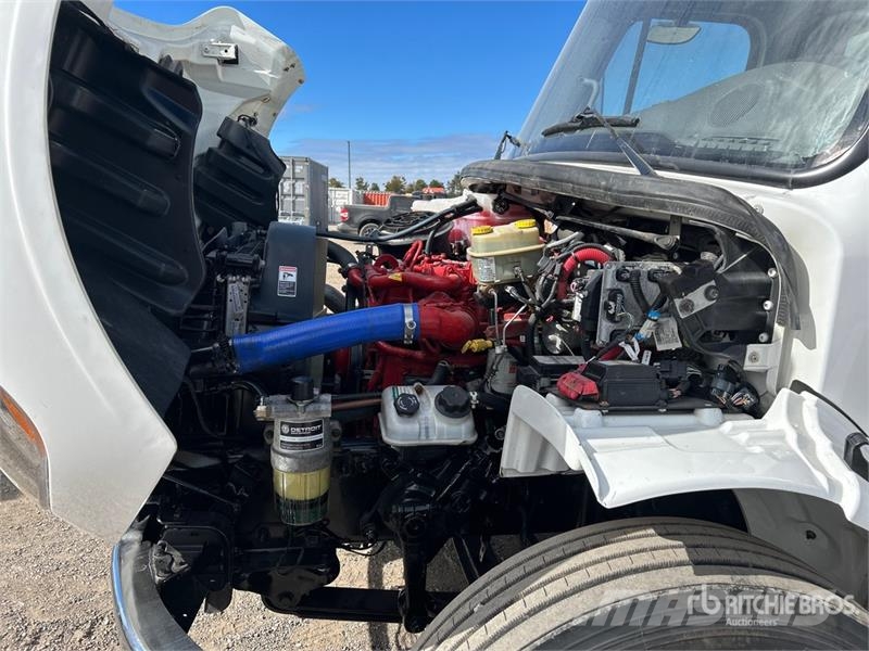 Freightliner M2 106 4x2 Van Truck Sanduk kamioni
