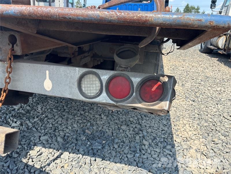 Freightliner M2 106 4x2 Extended Cab Rollback Truck Hinausautot