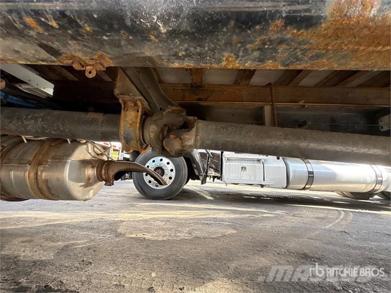 Freightliner M2 106 4x2 Standard commercial box/van truck Van T Sanduk kamioni