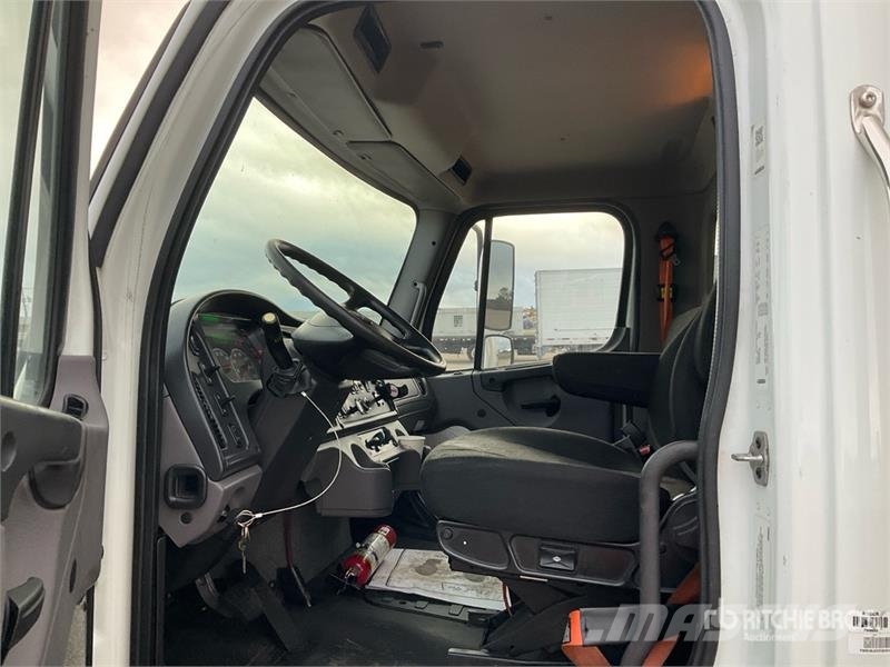 Freightliner M2 106 4x2 Van Truck Sanduk kamioni