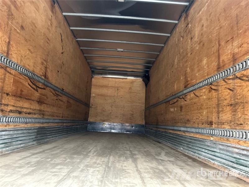 Freightliner M2 106 4x2 Van Truck Samochody ciężarowe ze skrzynią zamkniętą