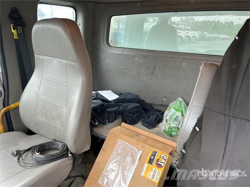 Freightliner M2 106 4x2 Extended Cab Service Truck Plogbilar