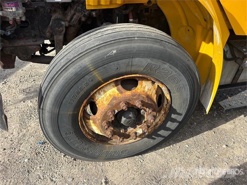 Freightliner M2 106 4x2 Van Truck Furgoonautod