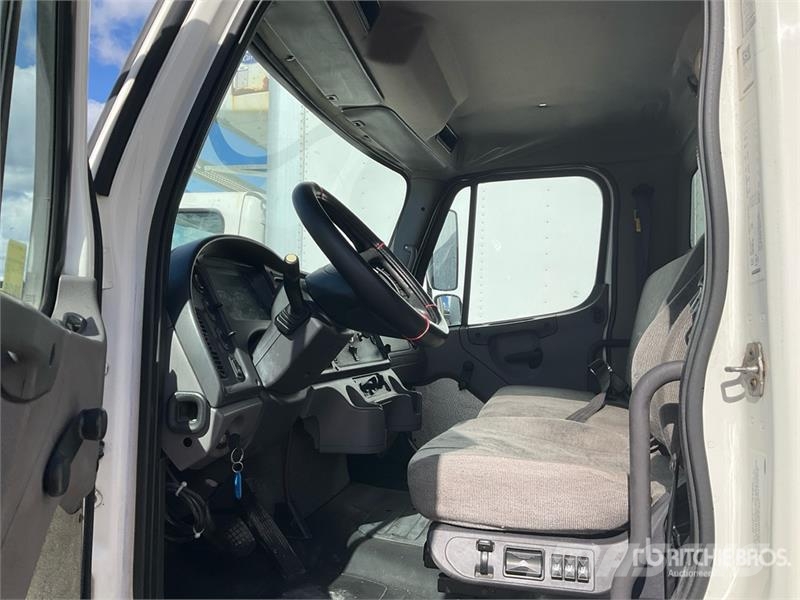 Freightliner M2 106 4x2 Van Truck Furgoonautod