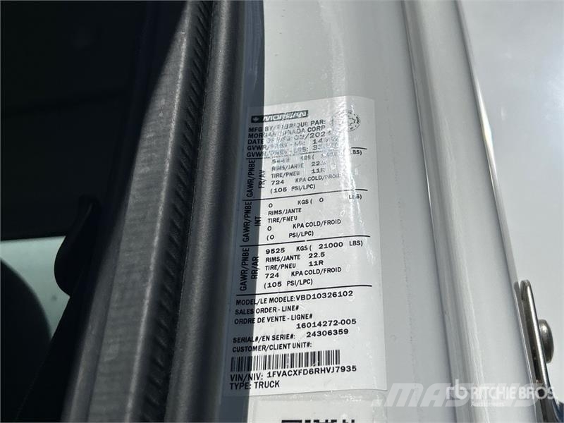 Freightliner M2 106 4x2 Van Truck Sanduk kamioni