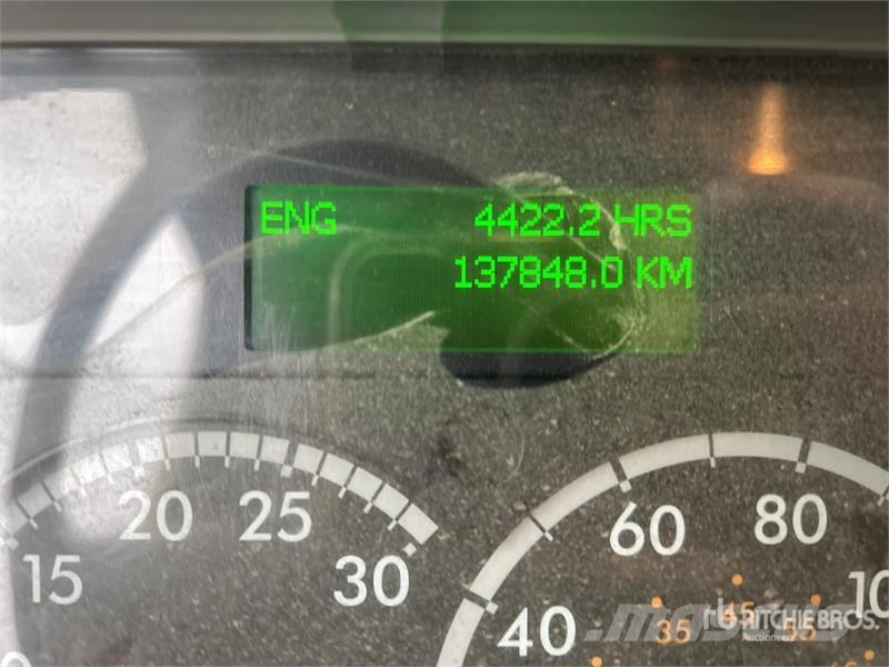 Freightliner M2 106 4x2 Extended Cab Service Truck Plogbilar
