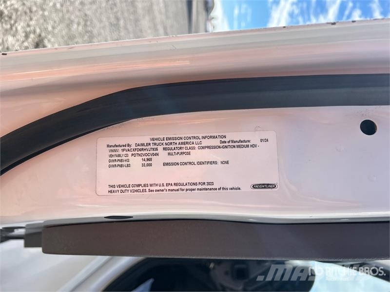 Freightliner M2 106 4x2 Van Truck Sanduk kamioni