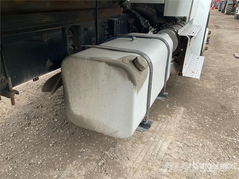Freightliner M2 106 4x2 Van Truck Bakwagens met gesloten opbouw