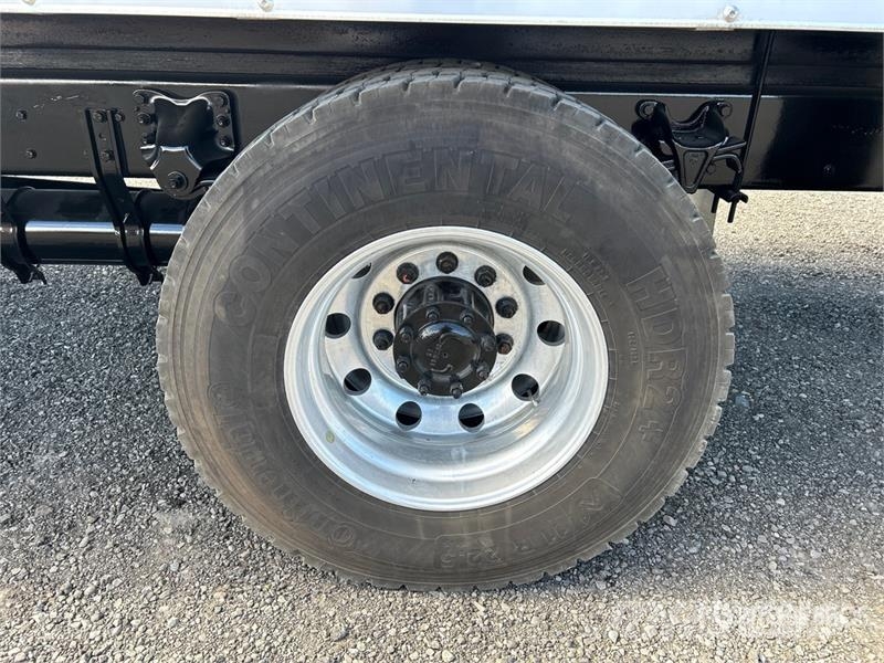 Freightliner M2 106 4x2 Van Truck Sanduk kamioni