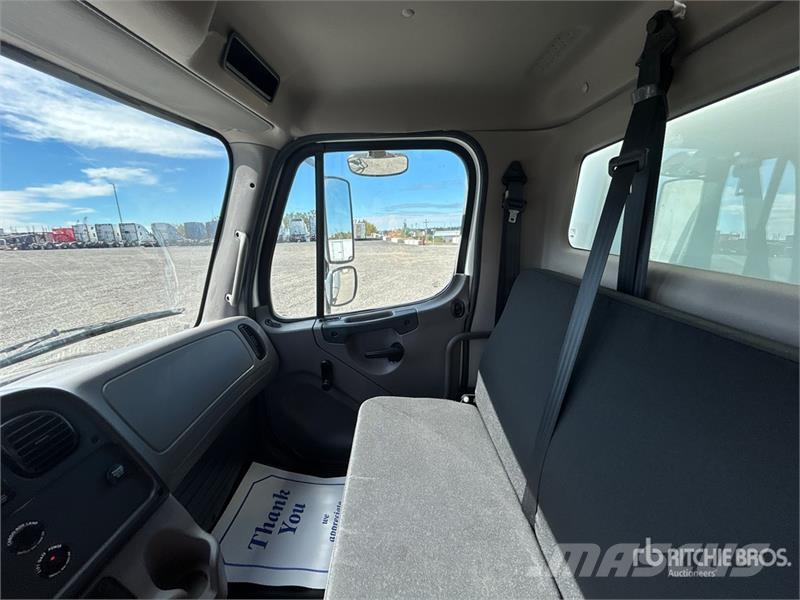 Freightliner M2 106 4x2 Van Truck Sanduk kamioni