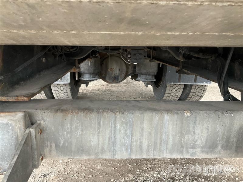 Freightliner M2 106 4x2 Van Truck Bakwagens met gesloten opbouw