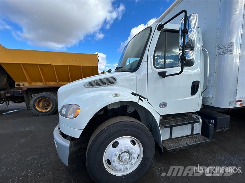 Freightliner M2 106 6x4 Van Truck Tovornjaki zabojniki