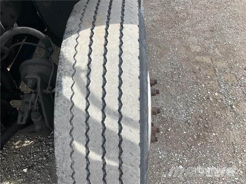 Freightliner M2 106 6x4 Van Truck Sanduk kamioni