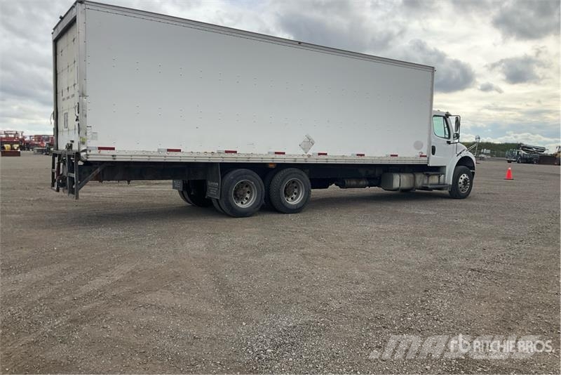 Freightliner M2 106 6x4 Van Truck Sanduk kamioni