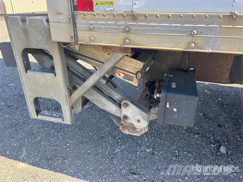 Freightliner M2 106 6x4 Van Truck Dobozos teherautók