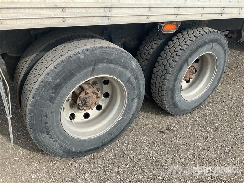 Freightliner M2 106 6x4 Van Truck Sanduk kamioni
