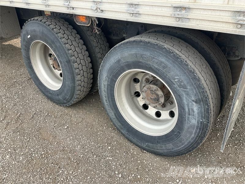 Freightliner M2 106 6x4 Van Truck Sanduk kamioni