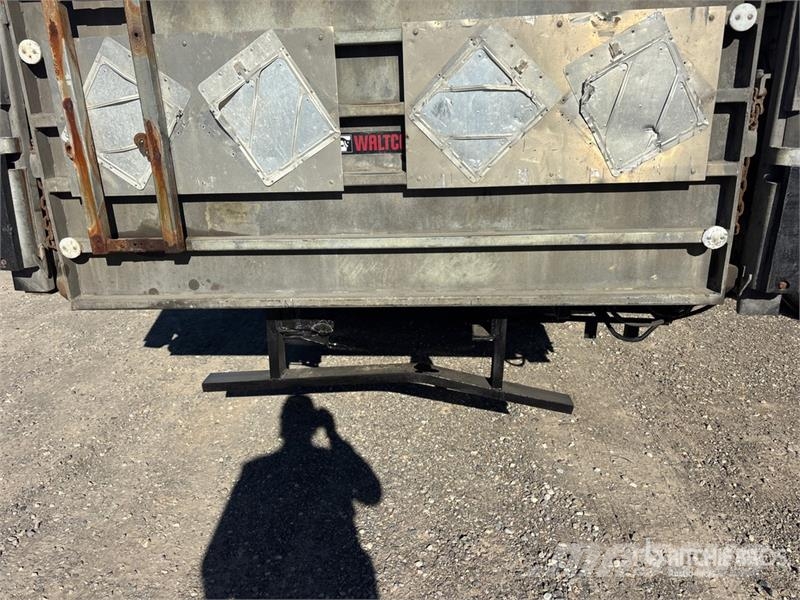 Freightliner M2 106 6x4 Van Truck Dobozos teherautók