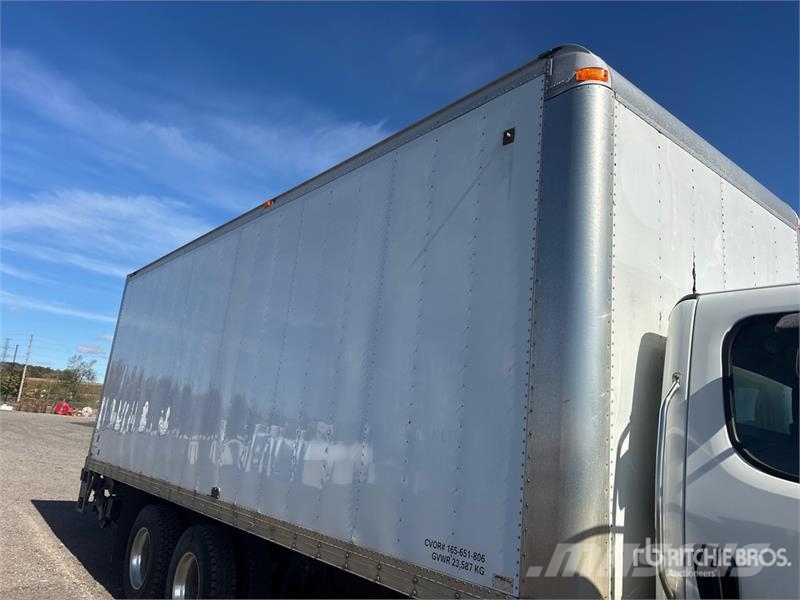 Freightliner M2 106 6x4 Van Truck Dobozos teherautók