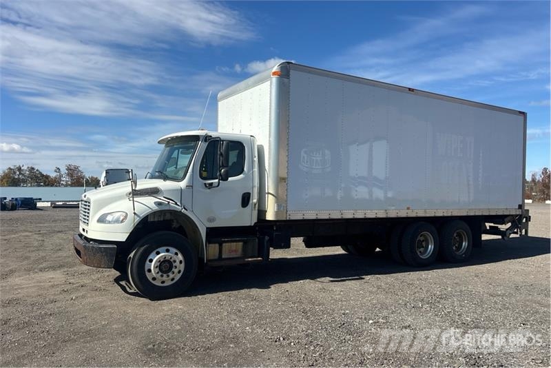Freightliner M2 106 6x4 Van Truck Dobozos teherautók