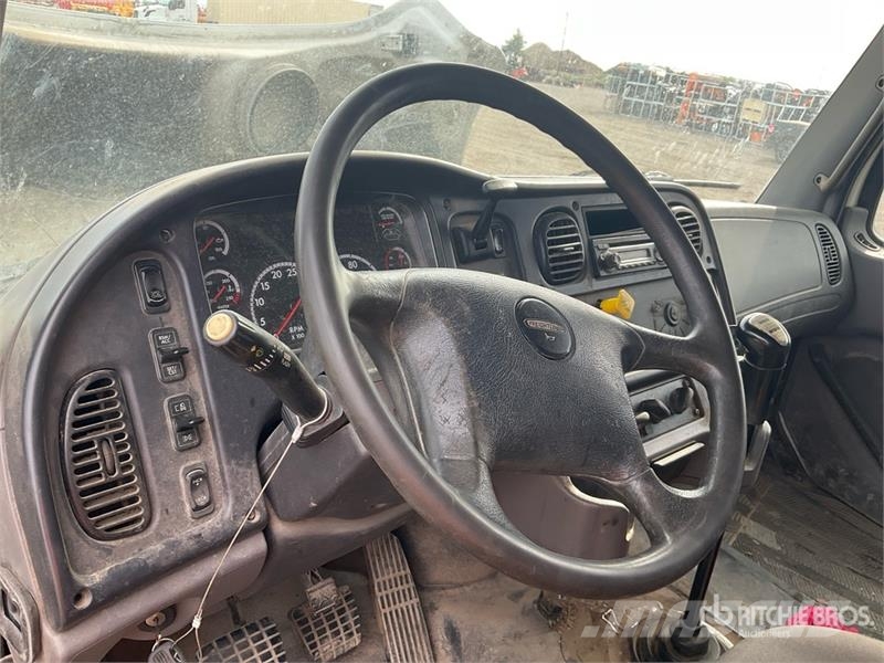 Freightliner M2 106 6x4 Van Truck Sanduk kamioni
