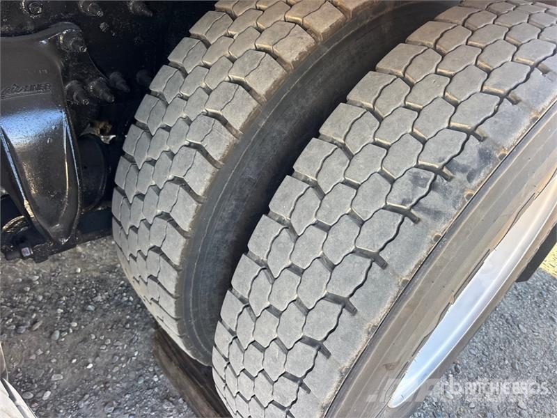 Freightliner M2 106 6x4 Van Truck Dobozos teherautók