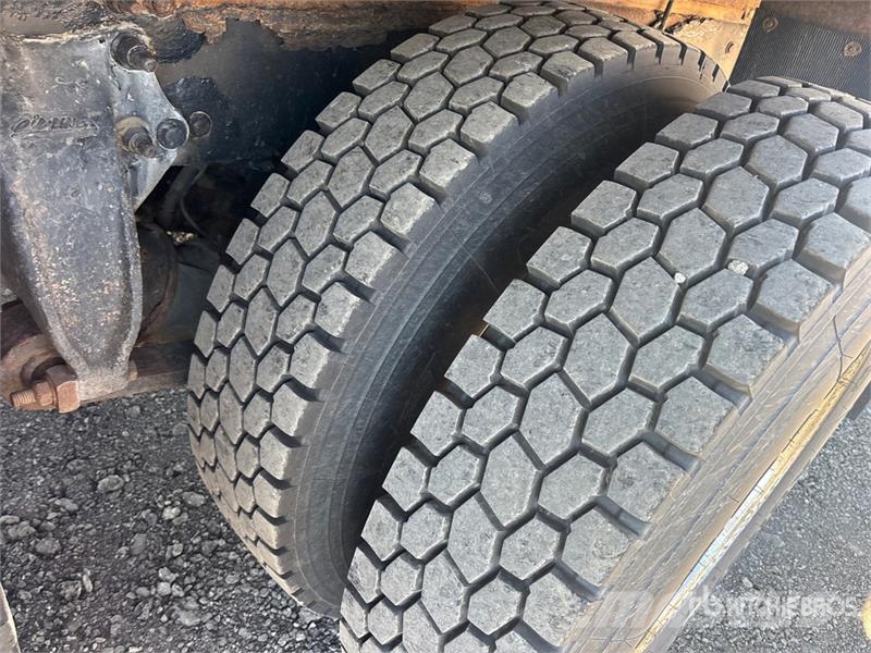 Freightliner M2 106 6x4 Van Truck Dobozos teherautók