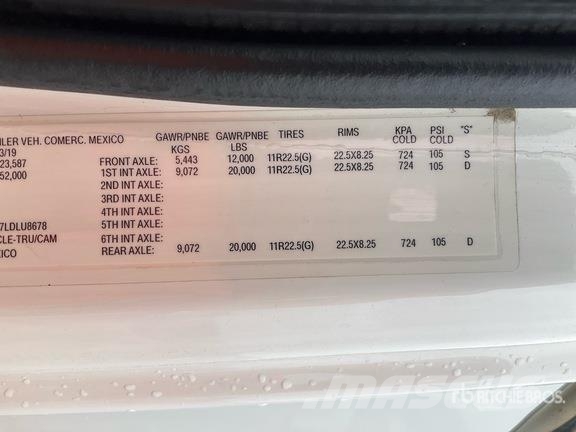 Freightliner M2 106 6x4 Van Truck Box trucks