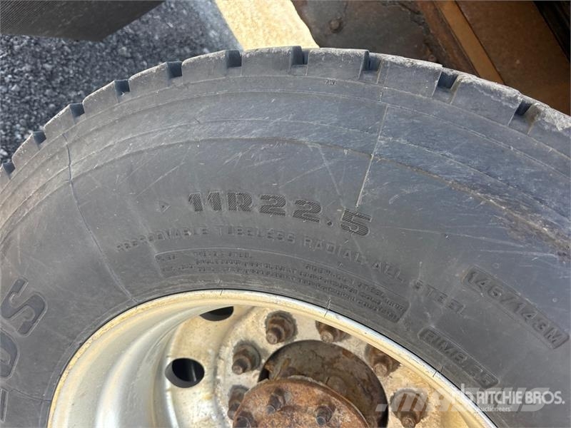 Freightliner M2 106 6x4 Van Truck Dobozos teherautók