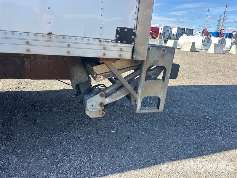 Freightliner M2 106 6x4 Van Truck Dobozos teherautók