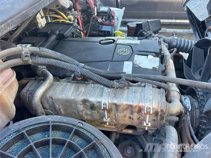 Freightliner M2 106 6x4 Van Truck Dobozos teherautók