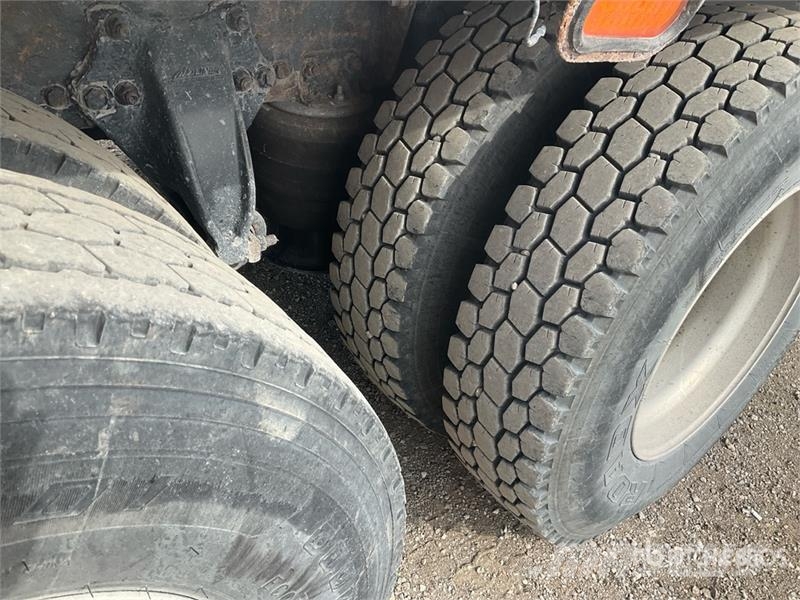 Freightliner M2 106 6x4 Van Truck Sanduk kamioni