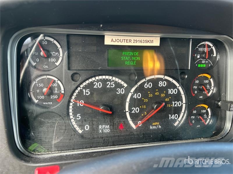Freightliner M2 106 6x4 Van Truck Tovornjaki zabojniki